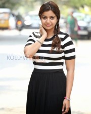 Love Pannuga Life Nallarukkum Heroine Swathi Pictures 17