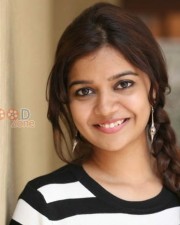 Love Pannuga Life Nallarukkum Heroine Swathi Pictures 33