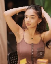 Petite Anushka Sen in a Sleeveless Brown Top Pictures 02