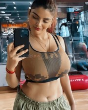 Provocative Anveshi Jain Big Boobs Photos 01