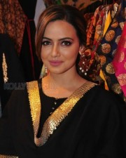 Sana Khan Launches Aakrithi Exibition Photos 09