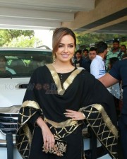 Sana Khan Launches Aakrithi Exibition Photos 16