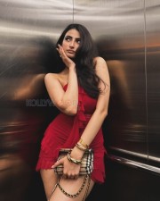 Seductive Palak Tiwari in a Red Mini Dress Photos 04