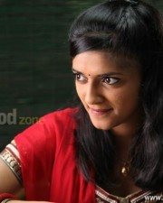 Sonna Puriyadhu Heroine Vasundhara Photos 18