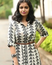 Swathi Reddy At London Babulu Movie Teaser Launch Photos 12