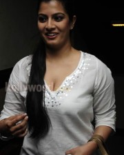 Varalaxmi Sarathkumar Sexy Cleavage Pictures 03