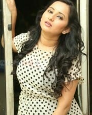 Actress Ishika Singh New Pictures 10