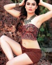 Kangna Sharma Hot Photos 14