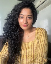 Malayalam Beauty Anjali Nair Photoshoot Pictures 03