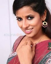 Sravya Reddy Sexy Saree Photos 09