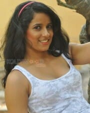 Telugu Actress Sravya Reddy Sexy Pictures 15