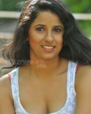 Telugu Actress Sravya Reddy Sexy Pictures 18