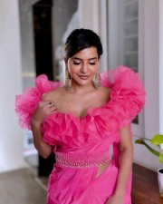 Stylish Ashu Reddy in a Modern Pink Saree Photos 04