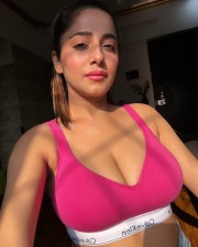 Sexy Kate Sharma in a Pink Calvin Klein Bra Pictures 03