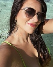 Sexaholic Actress Shama Sikander in a Green Bikini Pictures 01