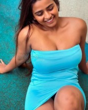 The Archies Actress Suhana Khan Sexy in a Blue Off Shoulder Mini Dress Photos 06