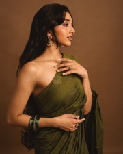 Gorgeous Preity Mukhundhan in a Dark Green Saree with an One Shoulder Blouse Photos 06