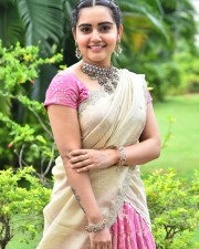 Actress Soniya Singh at Sashi Madhanam Movie Press Meet Photos 30