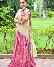 Actress Soniya Singh at Sashi Madhanam Movie Press Meet Photos 36