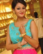 Actress Nilofar Photoshoot Pictures 01