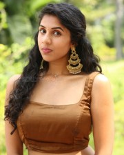 Actress Sravanthi Prattipati at Rahasyam Idam Jagath Press Meet Photos 19