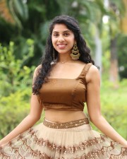 Actress Sravanthi Prattipati at Rahasyam Idam Jagath Press Meet Photos 29