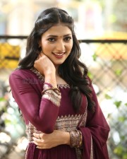 Actress Vihanshi Hegde at O Andala Rakshasi Press Meet Pictures 19